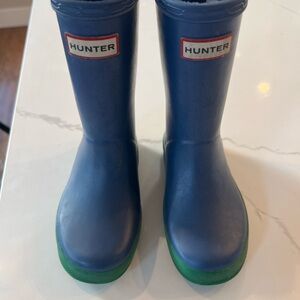 Hunter Kids Blue Rain Boots with Green Soles - US Size 9 / UK Size 10